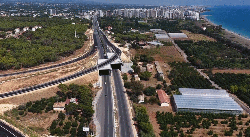 Çeşmeli-Kızkalesi Otoyolu’nda sona doğru 2,5 saate varan seyahat süresi 18 dakikaya düşecek...