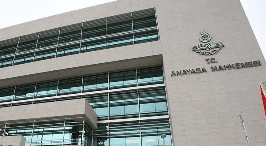 Kıdeminin dolmasına 2 gün kala işten çıkarıldı AYMden emsal karar