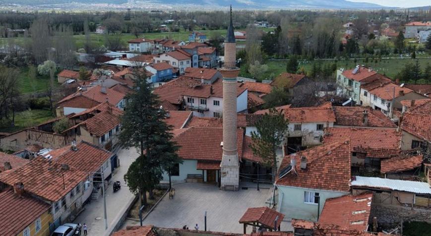 Camideki delikten hazine çıktı Bakan Ersoy: Titizlikle çalıştık