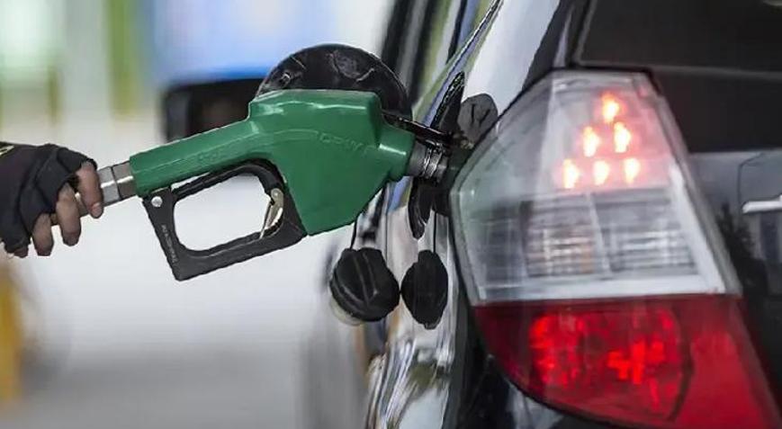 Eşel mobil sistemi sona erdi Benzine beklenen 12,47 liralık fiyat artışı engellendi