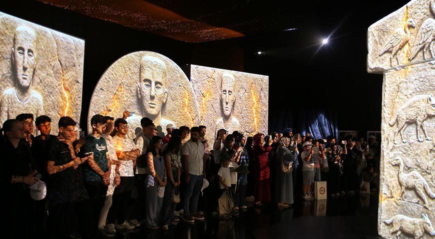 3 dakikada 12 bin yıllık yolculuk Görenler şaşırıyor