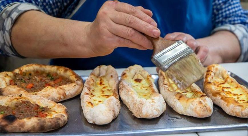 Kapısında sıra oluyorlardı Bursanın ünlü pidecisinde at ve eşek eti skandalı