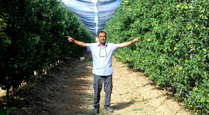 Bahçesi öyle bir yerde ki 90 dönümde 400 ton ürün çıkarıyor 4 ülkeye gönderiyor