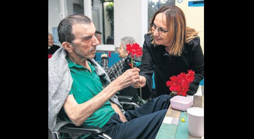Güzelbahçe’nin çınarlarına anlamlı ziyaret