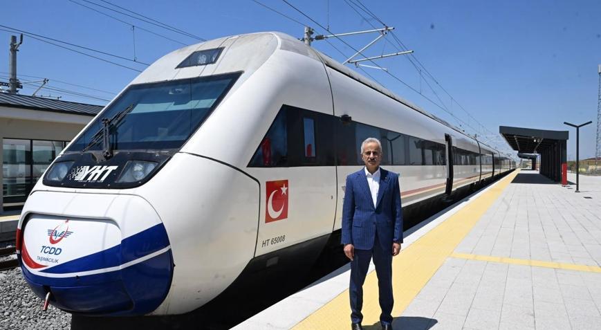 Bakan Uraloğlu müjdeyi verdi: 3 il daha hızlı trenle buluşuyor