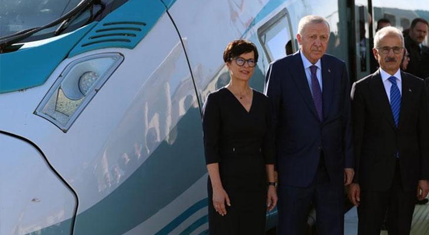 Türkiye’nin en yeni hızlı tren hattında seferler başladı Çerkezköy-Edirne arası 54 dakikaya düştü