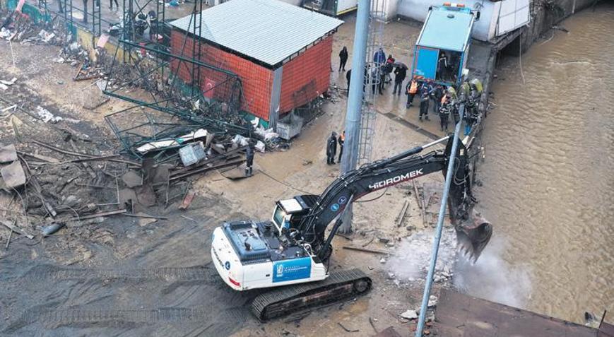 Ayazağa’da yıkım başladı