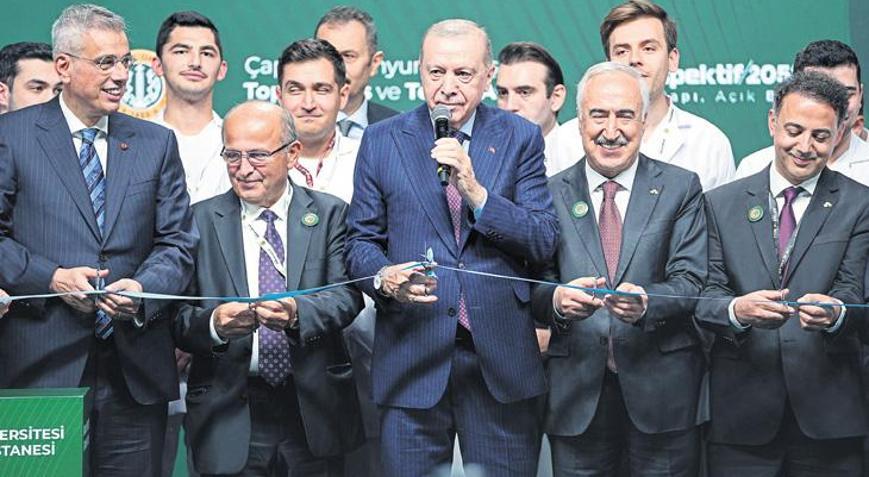 Cumhurbaşkanı Erdoğan, İstanbul’daki törende açıkladı: 38 bin sağlık personeli müjdesi