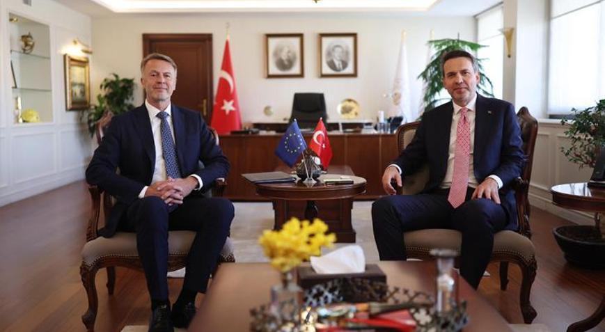 Bakan Bayraktar, AB büyükelçileri ile enerjide işbirliği imkanlarını görüştü