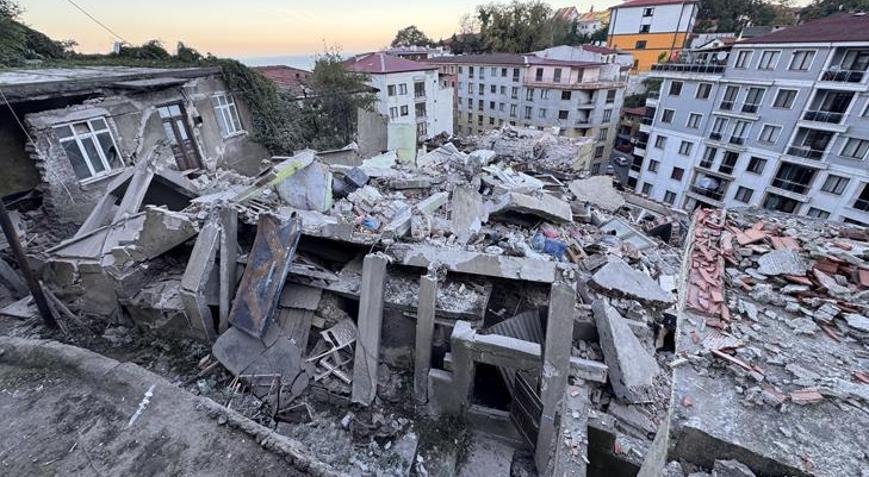 Zonguldak’ta çöken binada can kaybı Bölgede tahliyeler başladı, 13 daire boşaltıldı