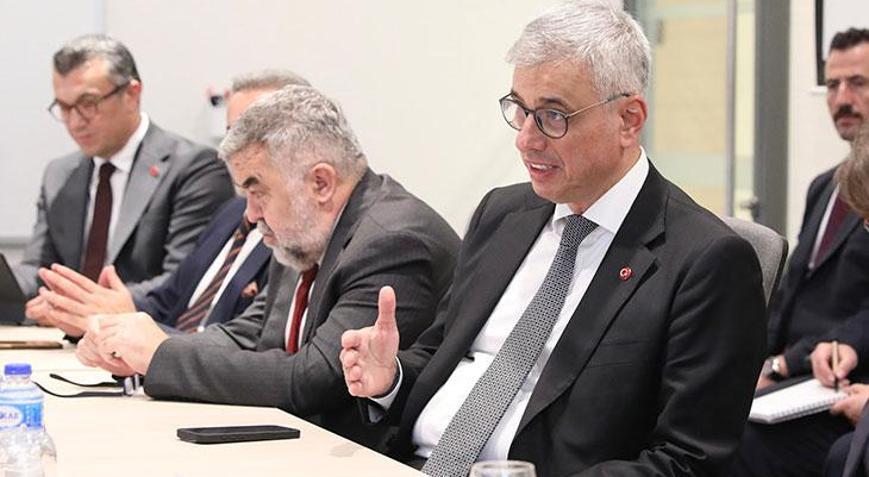Sağlık Bakanı Memişoğlu, Singapurda ziyaretlerde bulundu