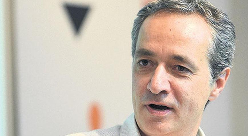 19 yaşındaki oğlunu kaybeden yazar Cem Akaş, elektronik sigarayı suçladı ‘Zehirli gaz’ 12 yaşa indi
