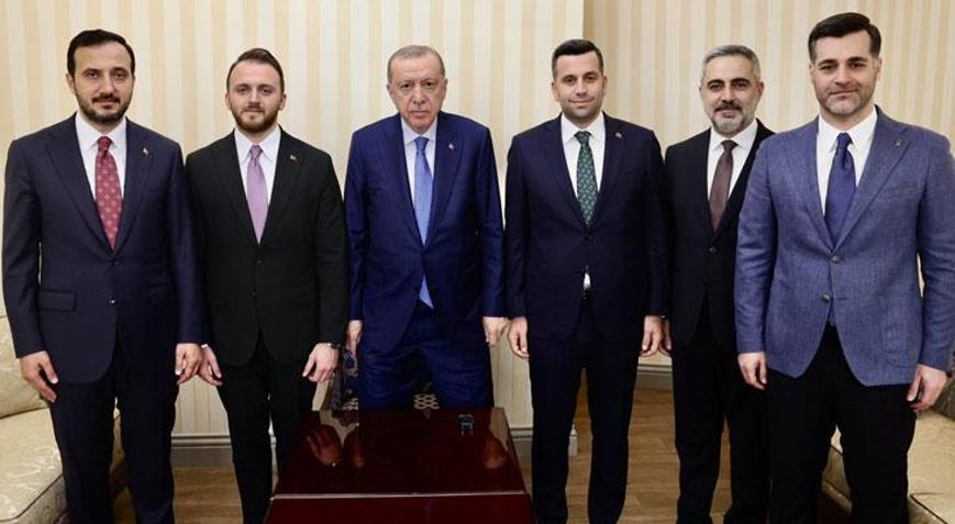 Cumhurbaşkanı Erdoğan, Üsküdar ve Ataşehir Belediye Başkan Vekillerini kabul etti