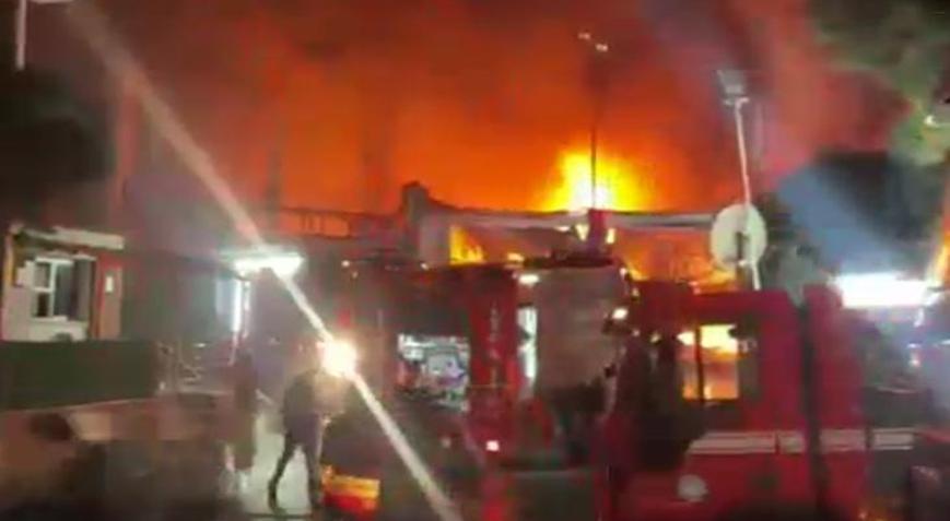 Manisa OSBde korkutan yangın Akü fabrikasında yangın çıktı