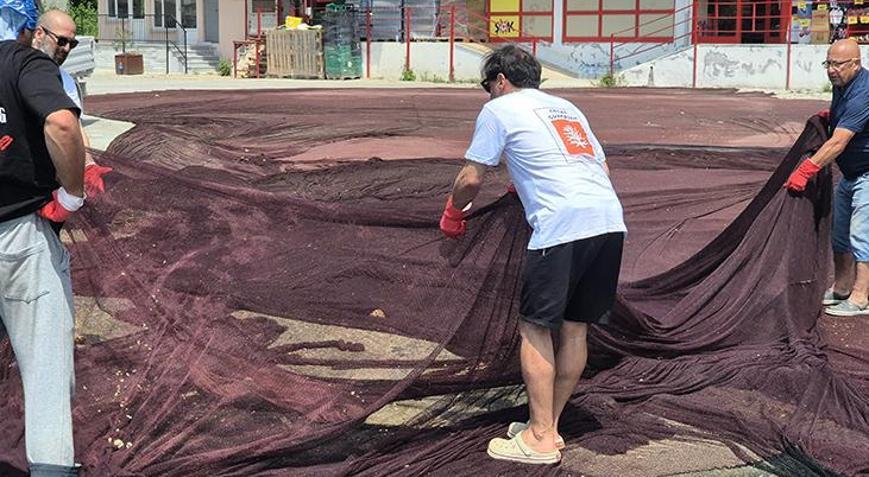 Marmara Denizinde 800 kilogram hayalet ağ çıkarıldı Güneş gözlüğüne dönüşecek