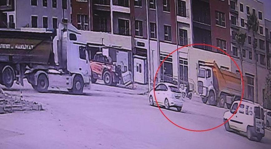 Hatay’da korkunç ölüm Motosiklet sürücüsü kamyonun altında kaldı
