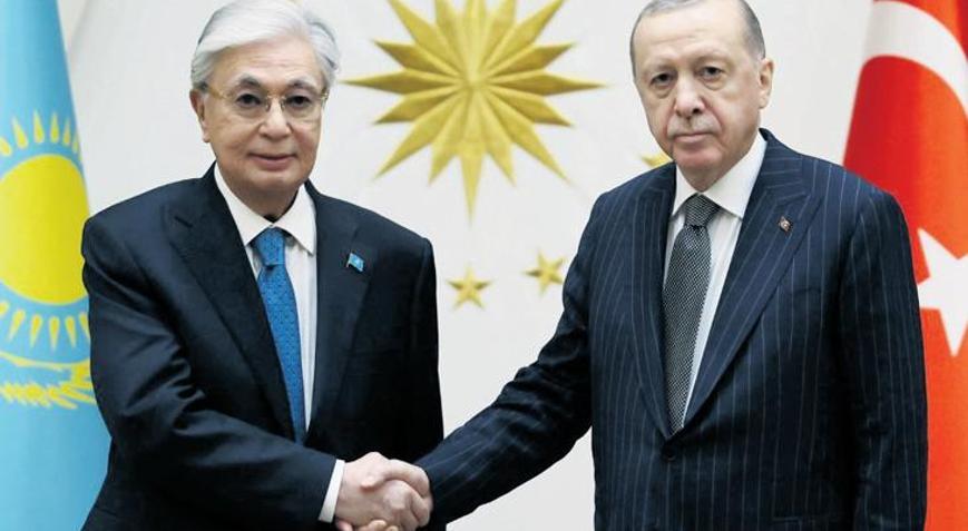 Erdoğan, Tokayev’i resmi törenle karşıladı Kazakistan’la ilişkiler güçlenecek
