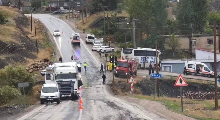 Şırnakta feci kaza Otobüs yoldan çıktı, 15 yaralı