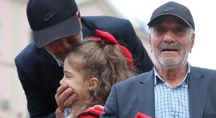 29 Ekim kutlamasında duygu dolu anlar Yaşlı adamın gözyaşlarını tutamadı