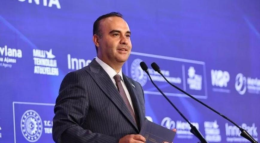 Bakan Kacır, TÜRKPATENTin ücret tarifesine ilişkin düzenlemeyi değerlendirdi