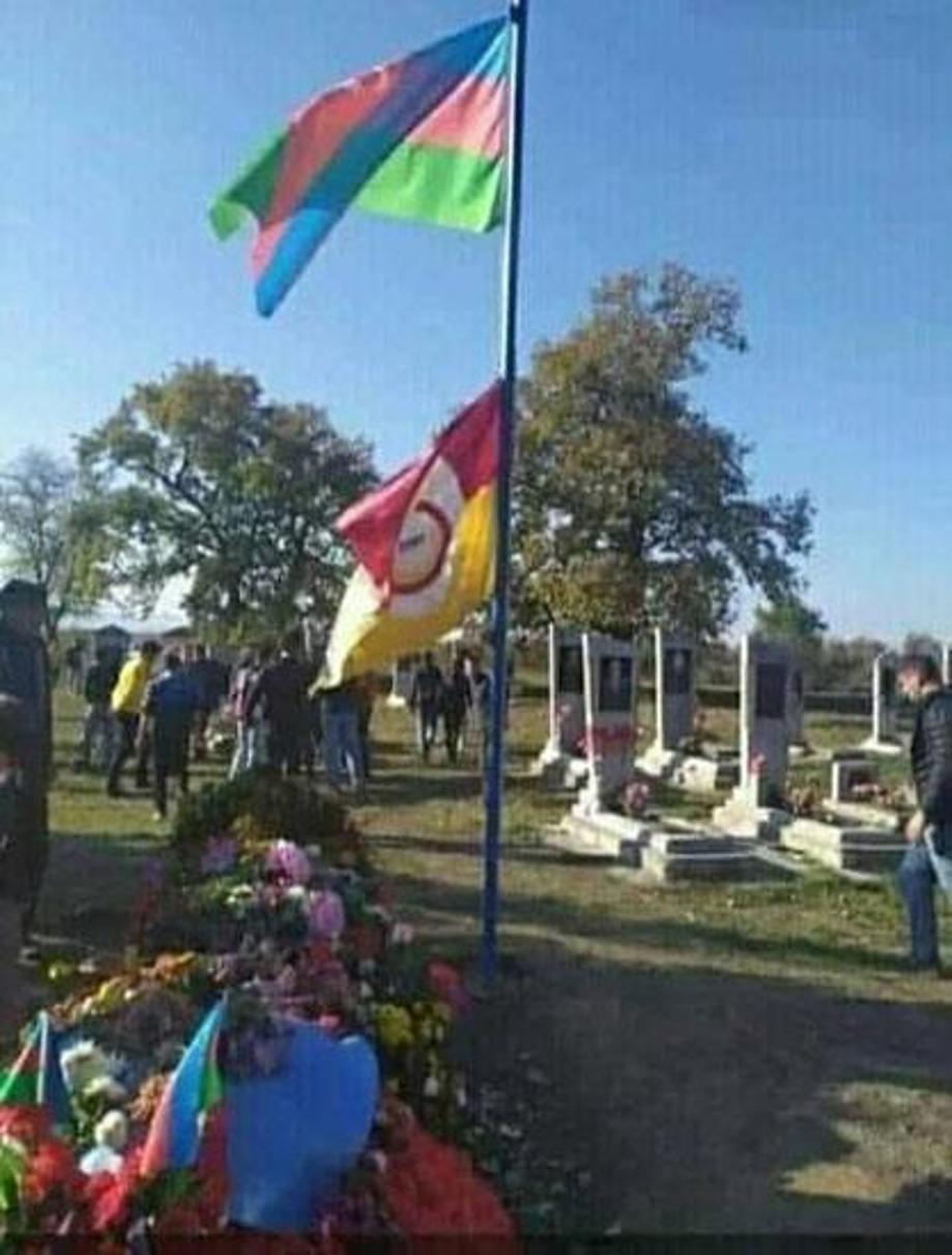 Azeri şehidin vasiyeti üzerine mezarına Galatasaray bayrağı çekildi