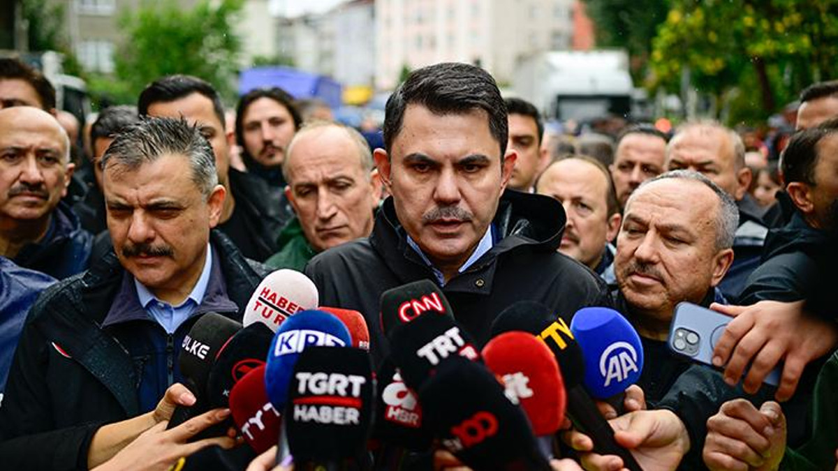 İstanbul'da 83 yılın en yüksek yağışı: Bakanlar sel bölgesinde incelemelerde bulundu, 4 kişi aranıyor