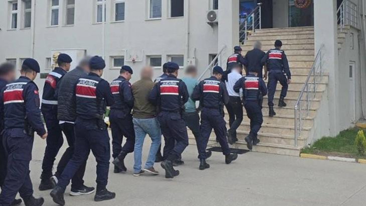 İznik'te WhatsApp radar grubuna jandarma operasyonu: 8 gözaltı
