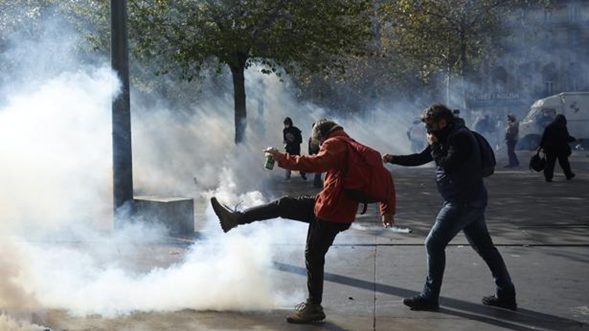 Fransa'da öğrenci protestoları sürüyor: 166 gözaltı, araç ateşe verildi