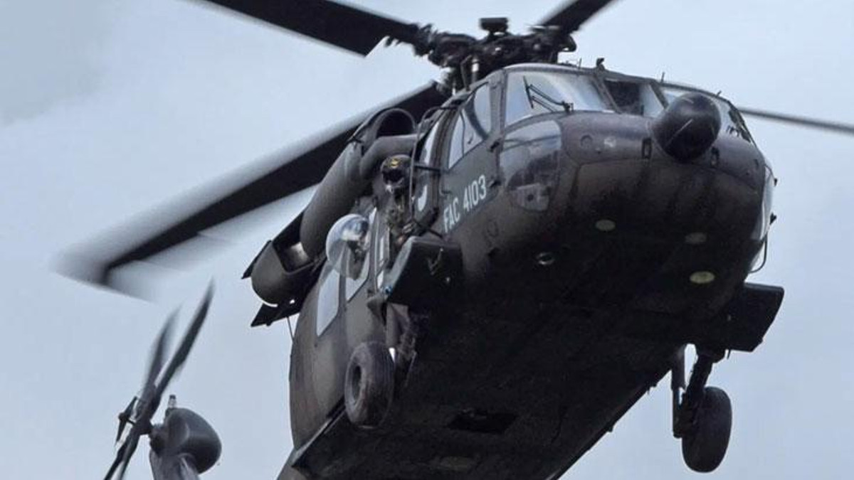 Kolombiya'da askeri helikopter yere çakıldı
