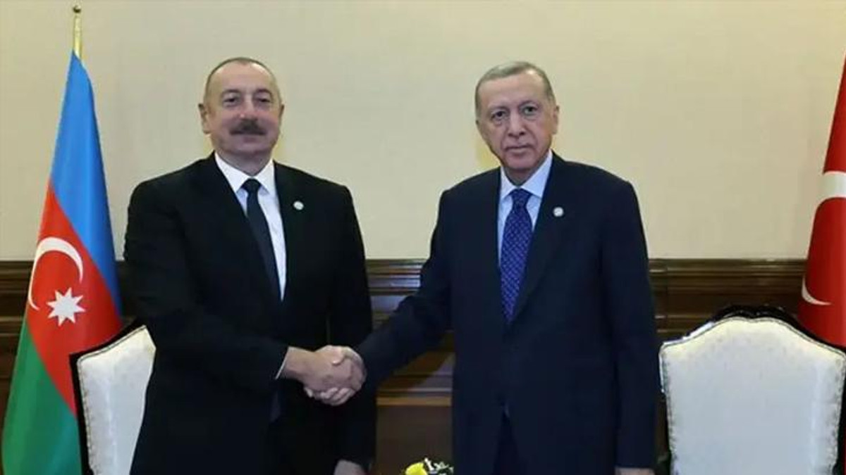 Cumhurbaşkanı Erdoğan, Azerbaycan Başkanlığı Aliyev ile buluştu ve Ankara'ya misafir olma daveti buldu