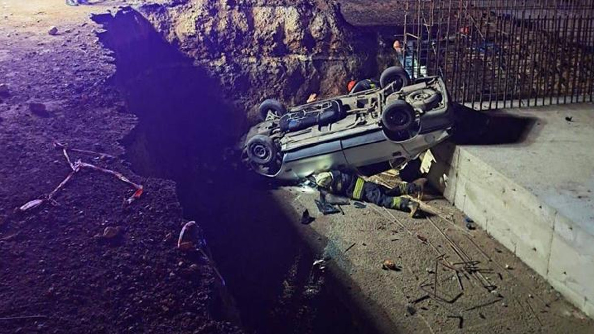 Seyitgazi yolunda çukura düşen araçta can kaybı